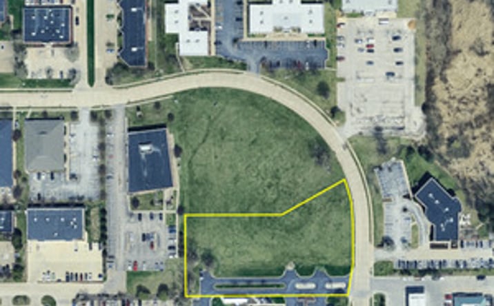 Pictures of Land property located at 5350 Spring Street, Lot 2, Davenport, IA 52807 for sales - image #1