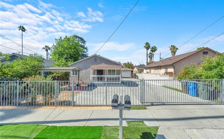 Pictures of Multifamily property located at 2077 Patterson Street, Riverside, CA 92507 for sales - image #1