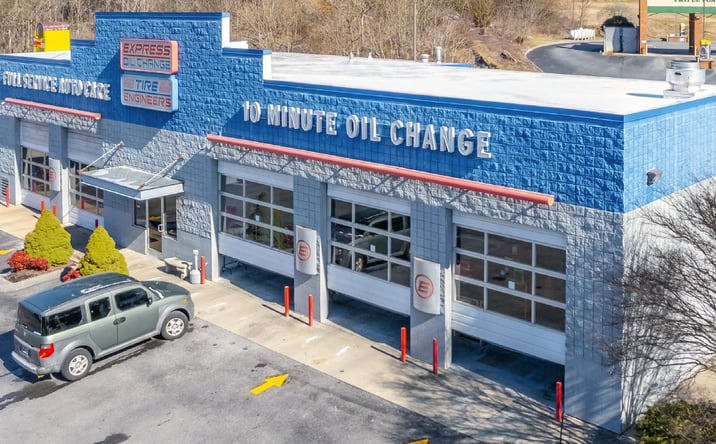 Pictures of Retail property located at 3855 Fort Henry Drive, Kingsport, TN 37663 for sales - image #1
