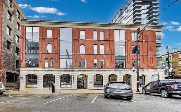 Pictures of Multifamily, Office property located at 200 W Superior Street, Chicago, IL 60654 for sales - image #1