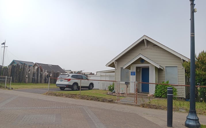 Pictures of Mixed Use, Special Purpose, Hospitality property located at 213 NW Cliff Street, Newport, OR 97365 for sales - image #1