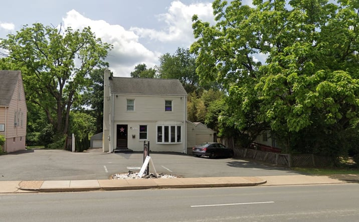 Pictures of Retail property located at 819-821 W Broad St, Falls Church, VA 22046 for sales - image #1