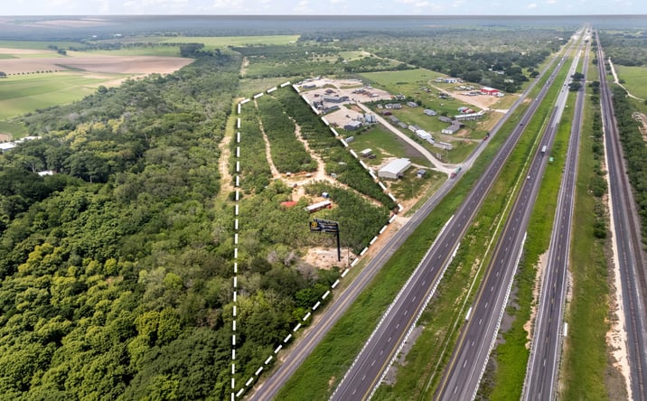 Pictures of Mixed Use, Land property located at 15725 Interstate 35, Moore, TX 78057 for sales - image #1