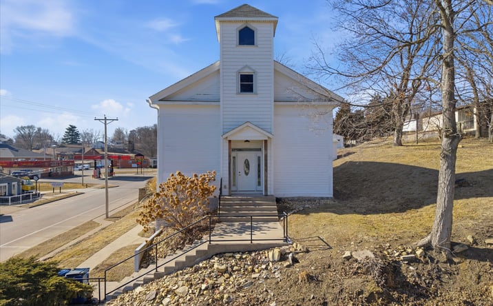 Pictures of Mixed Use property located at 204 North 2nd Street, Le Claire, IA 52753 for sales - image #1
