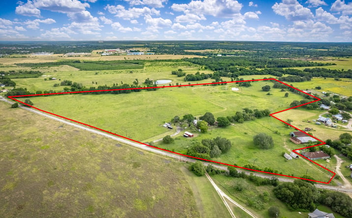 Pictures of Retail, Mixed Use property located at 425 Seawillow Road, Lockhart, TX 78644 for sales - image #1