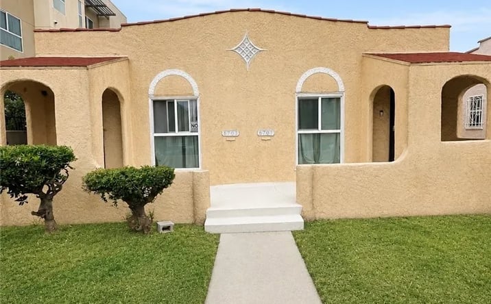 Pictures of Multifamily property located at 8701 Menlo, Los Angeles, CA 90044 for sales - image #1