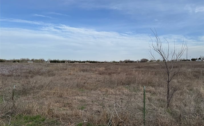 Pictures of Land property located at 1 W Cimarron Boulevard, Crescent, OK 73028 for sales - image #1