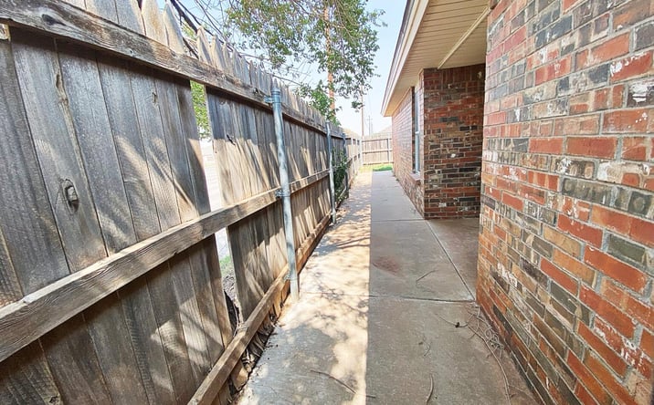 Pictures of Multifamily property located at 532 N Clinton Ave, Lubbock, TX 79416 for sales - image #1
