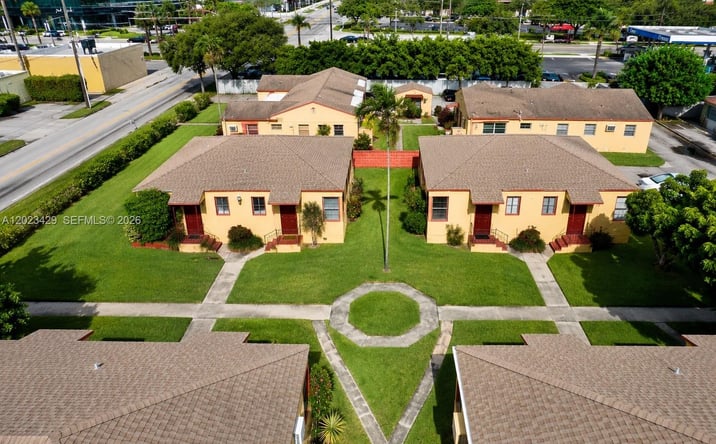 Pictures of Multifamily property located at 1723-1743 Moffett St, Hollywood, FL 33020 for sales - image #1