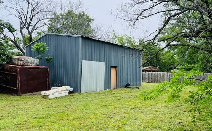 Pictures of Special Purpose property located at 1028 E. Vine St, Cushing, OK 74023 for sales - image #1