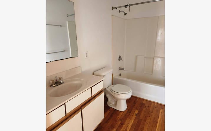 Pictures of Multifamily property located at 3260 Glendora Avenue, Cincinnati, OH 45220 for sales - image #1