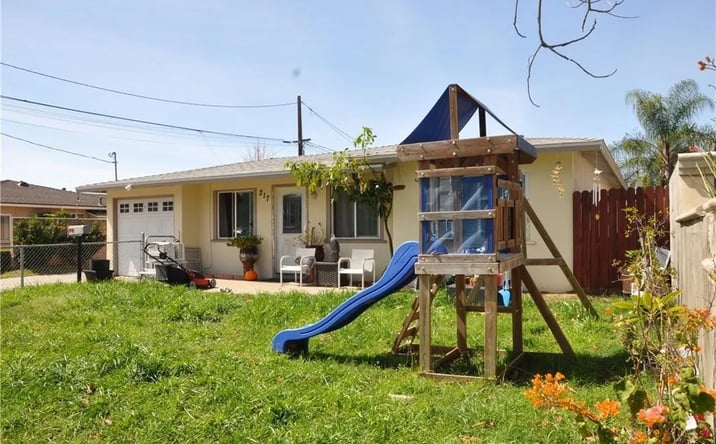 Pictures of Multifamily property located at 217 S Vernon, Azusa, CA 91702 for sales - image #1