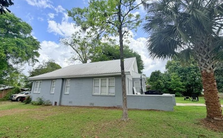 Pictures of Special Purpose property located at 4432 Davis Street, Marianna, FL 32446 for sales - image #1