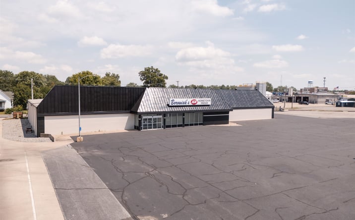 Pictures of Retail property located at 914 W MAIN Street, Marion, IL 62959 for sales - image #1