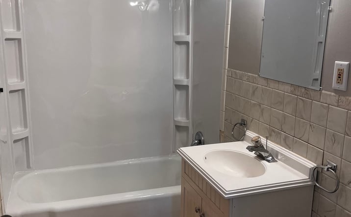 Pictures of Multifamily property located at 1012 Bridge Ave, Davenport, IA 52803 for sales - image #1