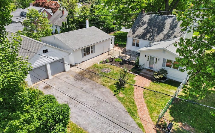 Pictures of Multifamily property located at 105 Oak Hill Drive, Middletown, PA 17057 for sales - image #1