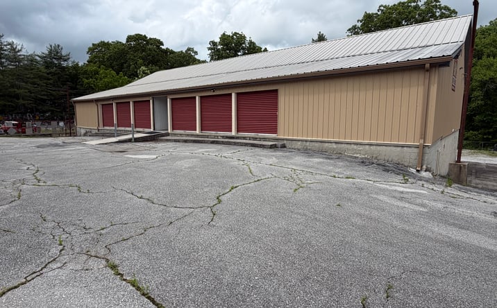 Pictures of Self Storage property located at 3804 Taft Highway, Signal Mountain, TN 37377 for sales - image #1