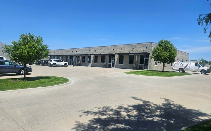 Pictures of Industrial, Mixed Use property located at 3809 S 148TH ST, OMAHA, NE 68144-5567 for sales - image #1