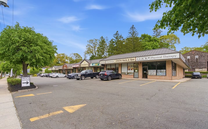 Pictures of Retail property located at 444 W JERICHO TPKE, HUNTINGTON, NY 11743 for sales - image #1