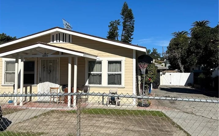 Pictures of Multifamily property located at 4057 Baywood, Los Angeles, CA 90039 for sales - image #1