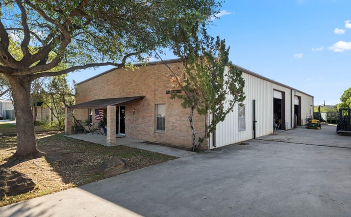 Pictures of Industrial property located at 104 Commercial Place, Schertz, TX 78154 for sales - image #1
