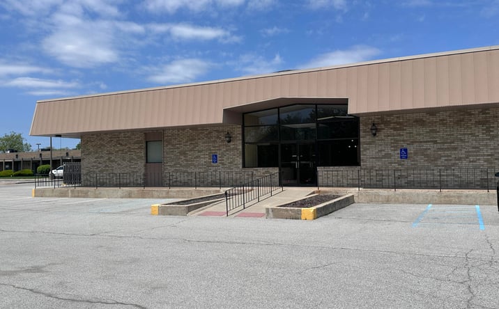 Pictures of Mixed Use, Office, Retail property located at 1650 W 45th Street, Munster, IN 46321 for sales - image #1