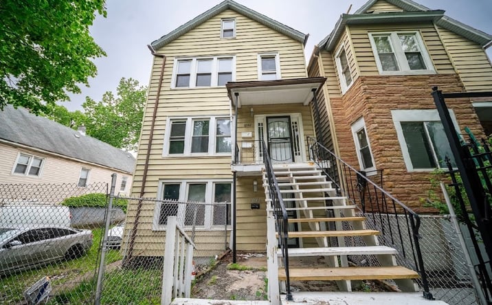 Pictures of Multifamily property located at 8942 S Baltimore Avenue, Chicago, IL 60617 for sales - image #1