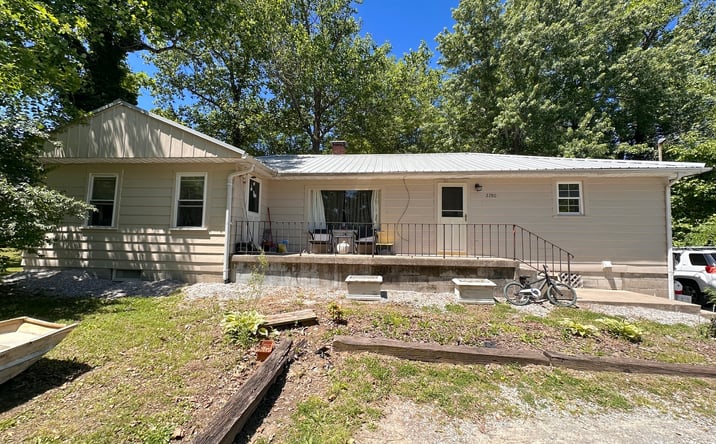 Pictures of Multifamily property located at 2280 S Illinois Avenue, Carbondale, IL 62901 for sales - image #1