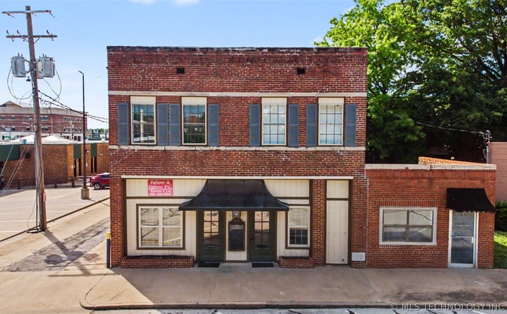 Pictures of Office property located at 121 S Muskogee Avenue, Claremore, OK 74017 for sales - image #1