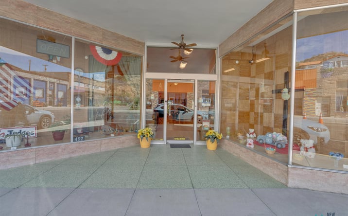 Pictures of Retail property located at 402 Main Street, Truth Or Consequences, NM 87901 for sales - image #1