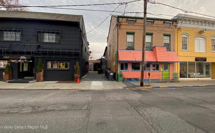 Pictures of Multifamily property located at 747 Columbia Street, Hudson, NY 12534 for sales - image #1