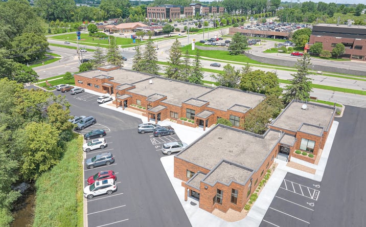 Pictures of Office property located at 1560 BEAM AVE, MAPLEWOOD, MN 55109-1171 for sales - image #1