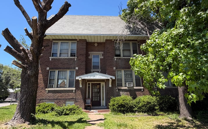 Pictures of Multifamily property located at 411 Gray Boulevard, East St Louis, IL 62205 for sales - image #1