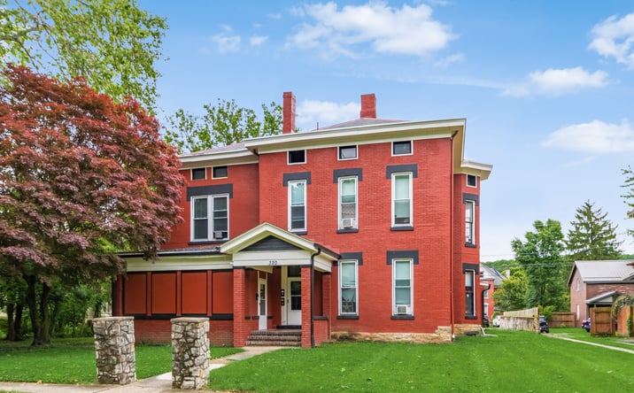 Pictures of Multifamily property located at 320 Woodlawn Avenue, Zanesville, OH 43701 for sales - image #1