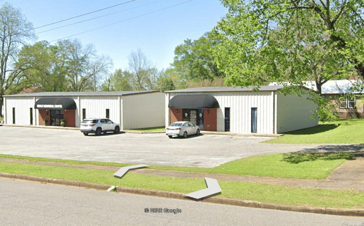 Pictures of Retail, Hospitality, Mixed Use property located at 220 East 3rd Street, Sylacauga, AL 35150 for sales - image #1
