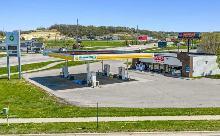 Pictures of Retail property located at 3610 East River Road Northeast, Rochester, MN 55906 for sales - image #1