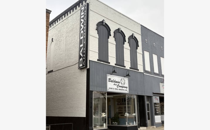 Pictures of Retail, Office, Mixed Use property located at 814 Main Street, Rochester, IN 46975 for sales - image #1