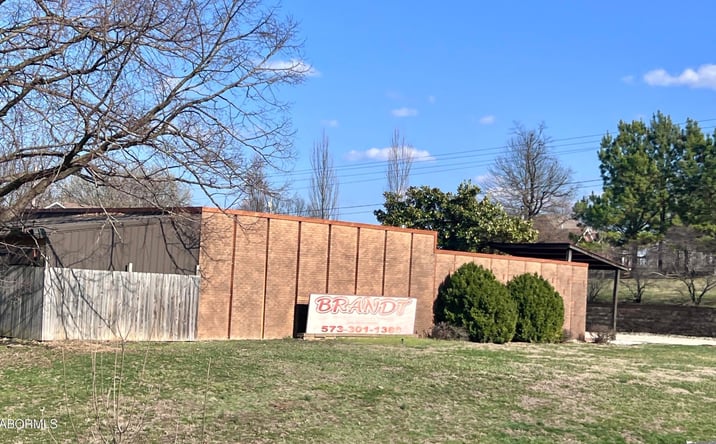 Pictures of Office, Industrial, Mixed Use property located at 1401 East Main Street, Linn, MO 65051 for sales - image #1