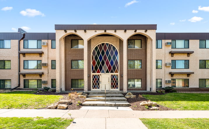 Pictures of Multifamily property located at 1940 Iglehart Avenue, St Paul, MN 55104 for sales - image #1