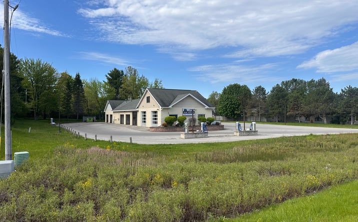 Pictures of Retail property located at 4220 Michigan 72, Williamsburg, MI 49690 for sales - image #1