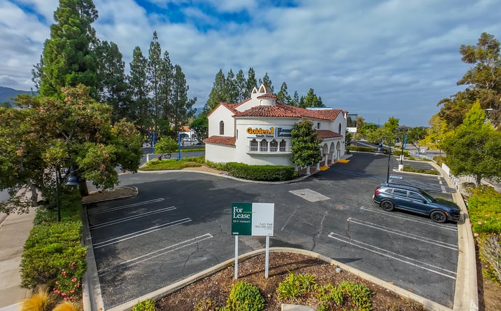 Pictures of Retail property located at 125 N MOORPARK RD, THOUSAND OAKS, CA 91360-4417 for sales - image #1