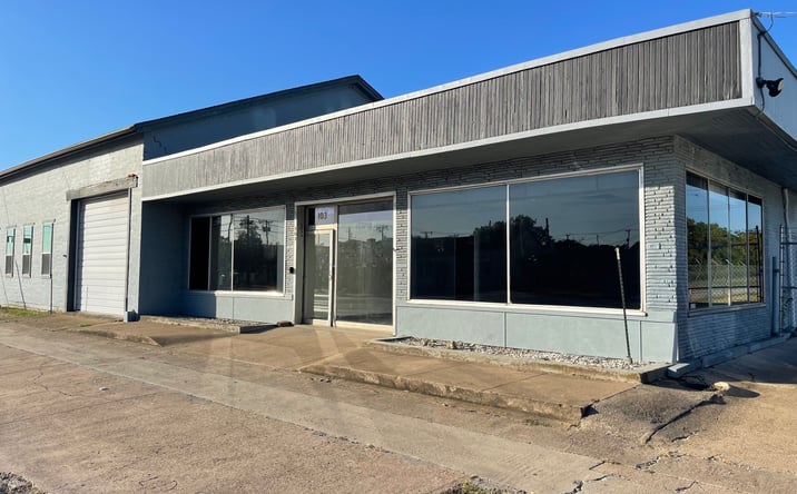 Pictures of Retail, Business for Sale property located at 103 West Broad Street, Forney, TX 75126 for sales - image #1
