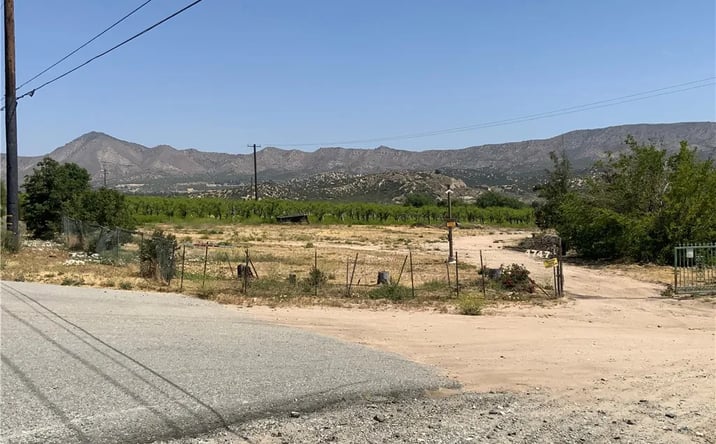 Pictures of Land property located at 4747 Us Highway 138, Phelan, CA 92371 for sales - image #1