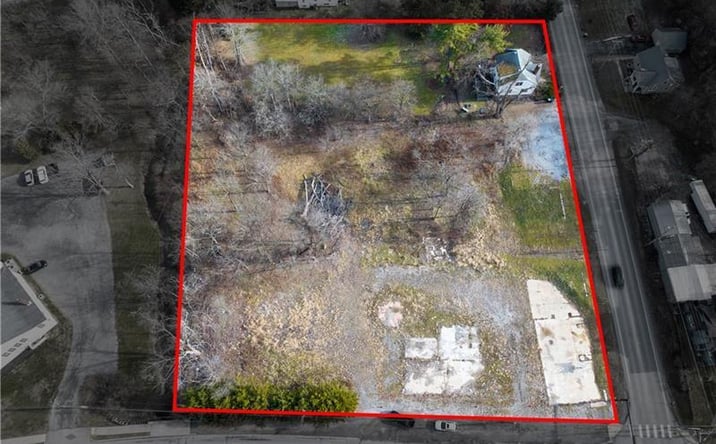 Pictures of Retail property located at 230 Northgate Dr, Warrendale, PA 15086 for sales - image #1