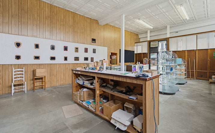 Pictures of Retail, Mixed Use property located at 702 E DAVIS ST, BURLINGTON, NC 27215-5924 for sales - image #1