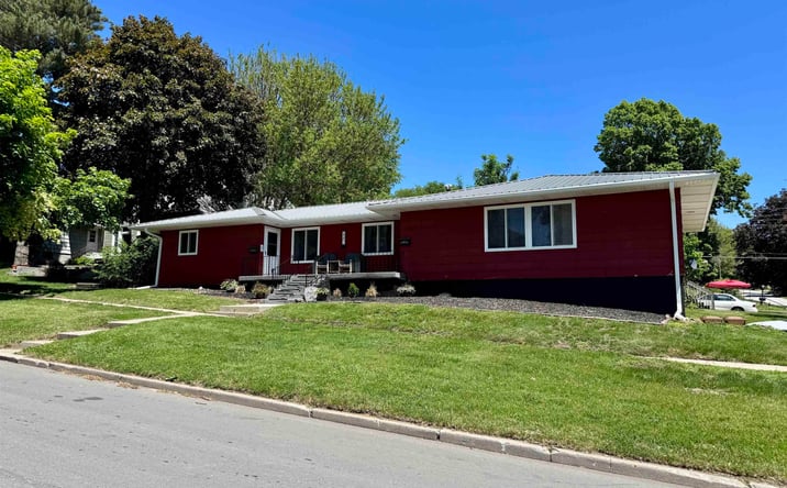 Pictures of Multifamily property located at 220 E Division, Audubon, IA 50025 for sales - image #1