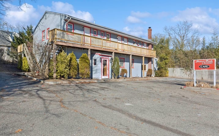Pictures of Mixed Use property located at 87 North Road, Hampton Bays, NY 11946 for sales - image #1