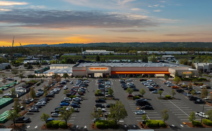Pictures of Retail property located at 1728 North Tomahawk Island Drive, Portland, OR 97217 for sales - image #1