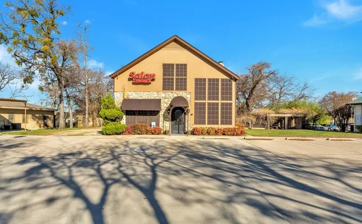 Pictures of Office property located at 6712 Azle Ave, Fort Worth, TX 76135 for sales - image #1