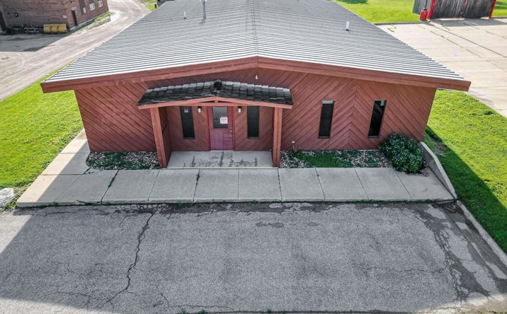 Pictures of Retail property located at 902 S Grand Avenue, Charles City, IA 50616 for sales - image #1